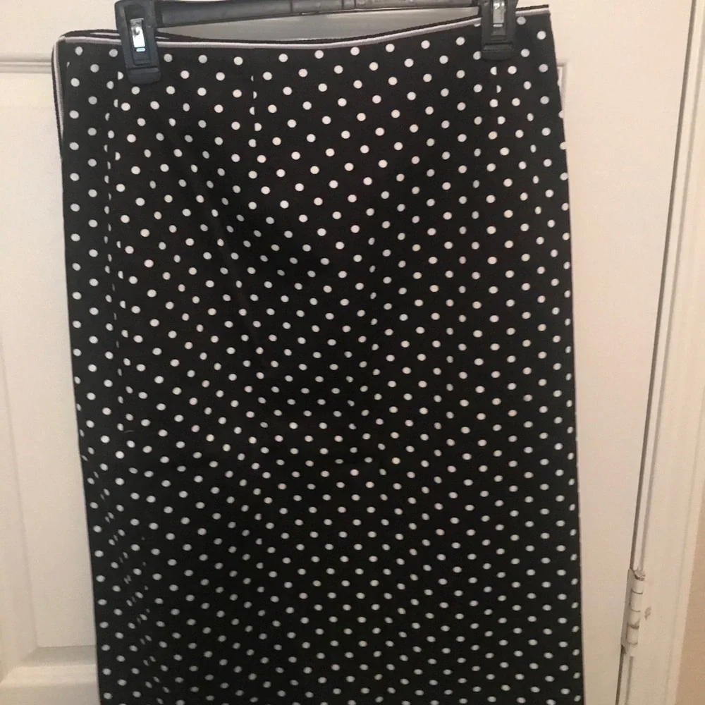 Black Poka Dot wrap skirt SZ 8 - Picture 2 of 5